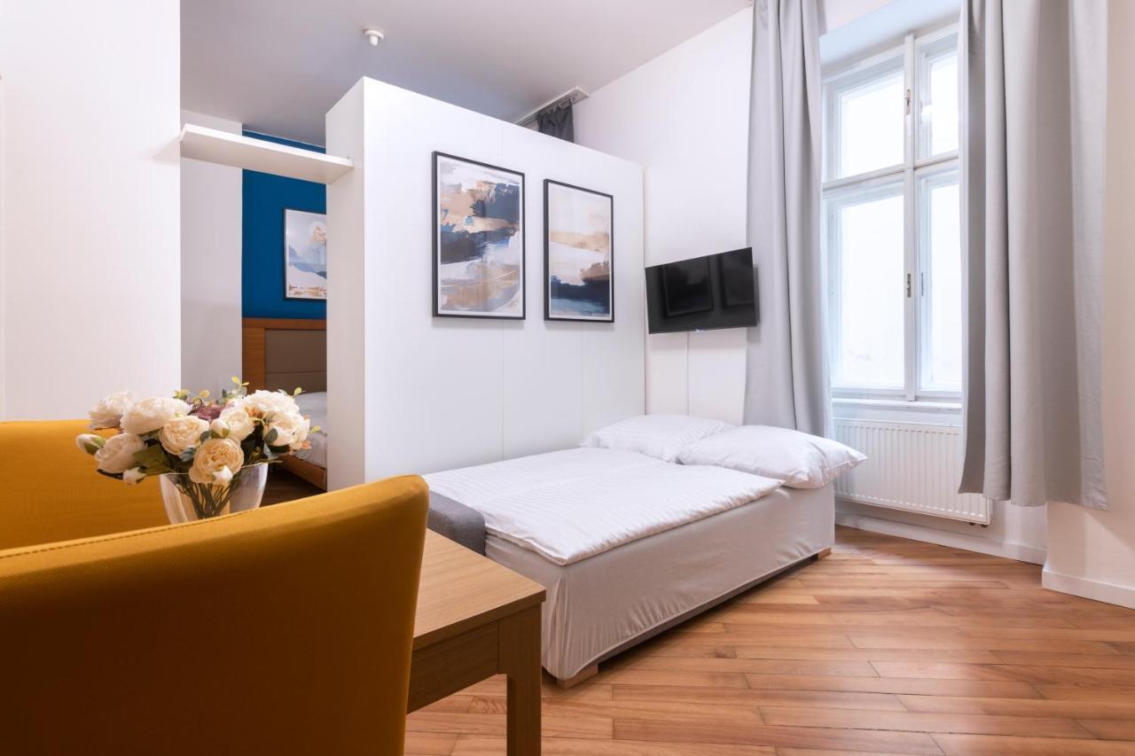 Moonlight Apartments Old Town Praha Bagian luar foto